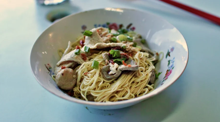 8 Hokkien Mee Stalls in Singapore East — Prices, Queues & Insider Tips