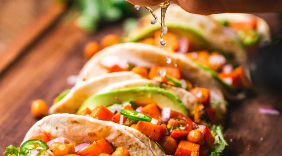 Enchiladas vs burritos — key differences in Mexican food: sauce, wrapper, and folding style