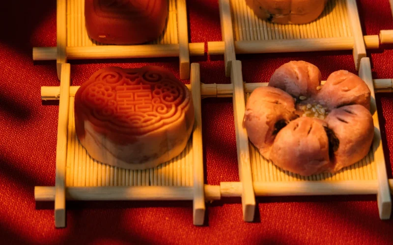 7 Best Teochew Mooncakes in Singapore for Mid-Autumn Festival 2026 Traditional mooncake bakeries Singapore lotus paste mooncakes